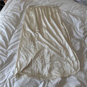 Vintage Vanity Fair Satin Glance Half Slip | Ivory Nylon | Style 11-760 Size L